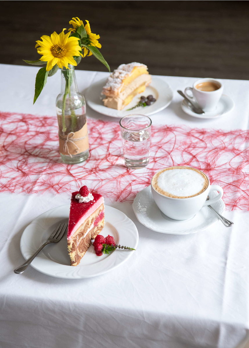 Himbeerschnitte und Kardinalschnitte von Glockerwirt Weilguni