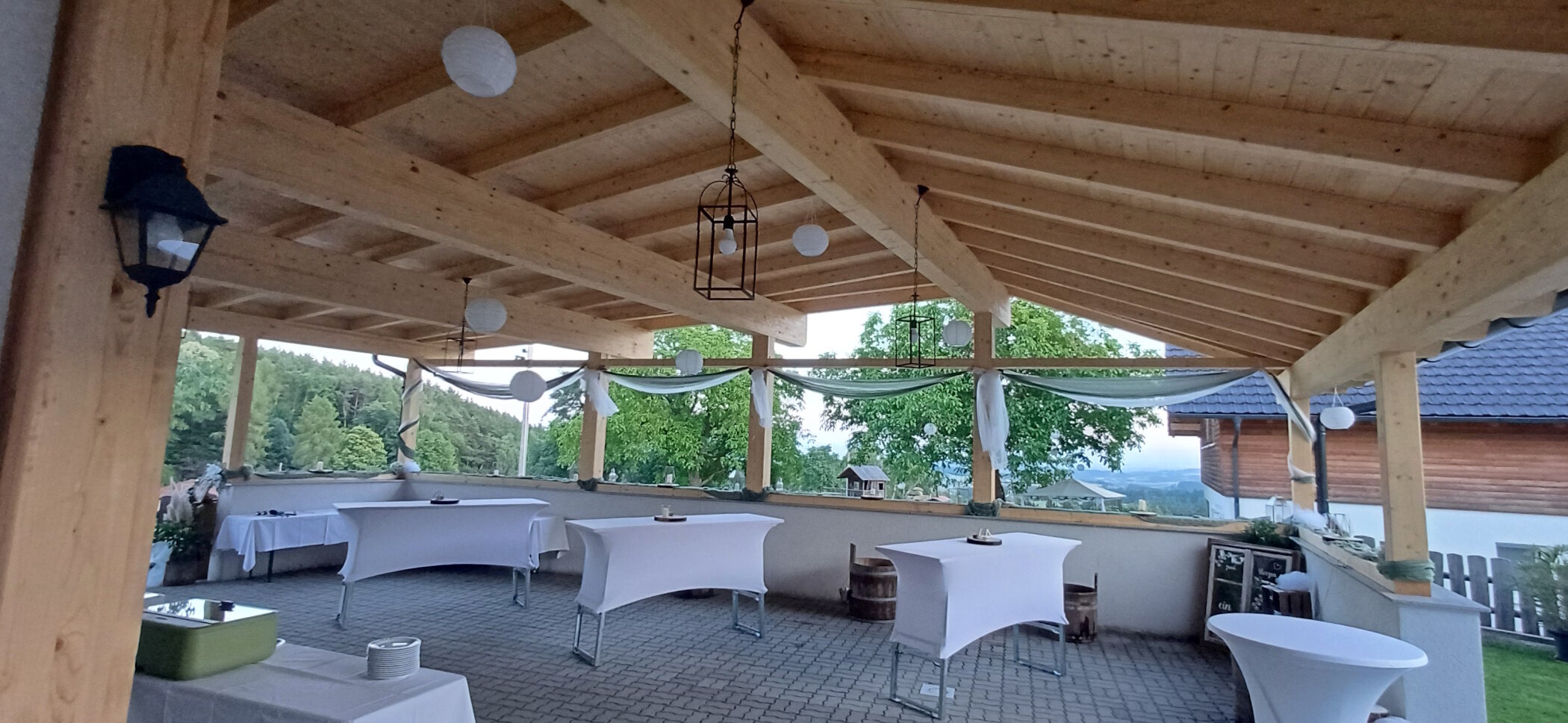 Fertige Dach von der Aufreiter Zimmerbau GmbH aus Alberndorf 
